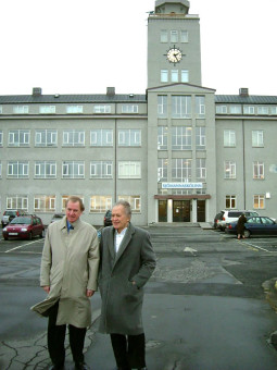 Friðrik & Larsen 2003